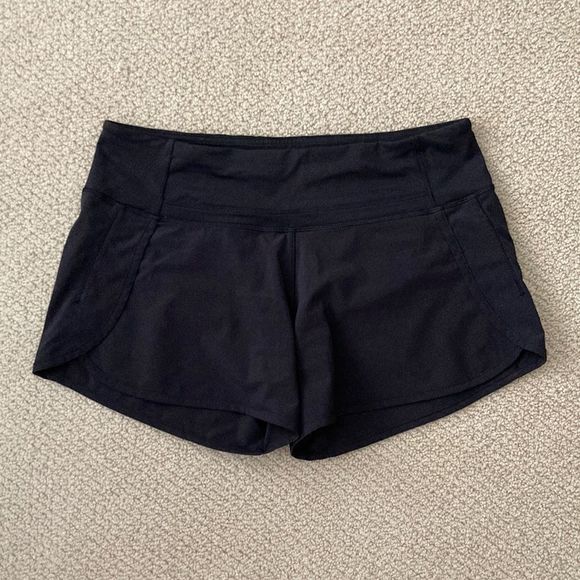 LULULEMON Run Times Short 4” Mid-Rise MR Shorts Black BLK EUC Hotty Speed Size 6 - Picture 1 of 9
